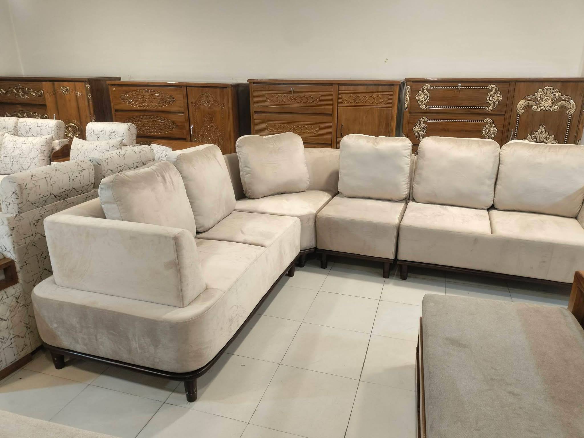 Modern L-Shape Modular Corner Sectional Sofa.